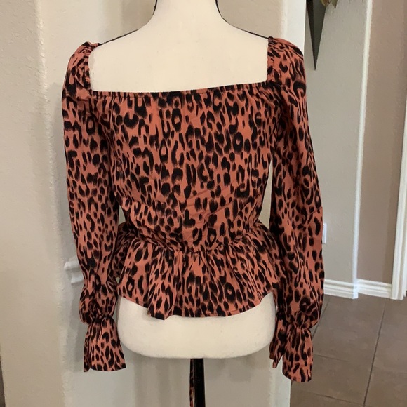 Nasty Gal leopard print top Size 4 - Picture 5 of 17